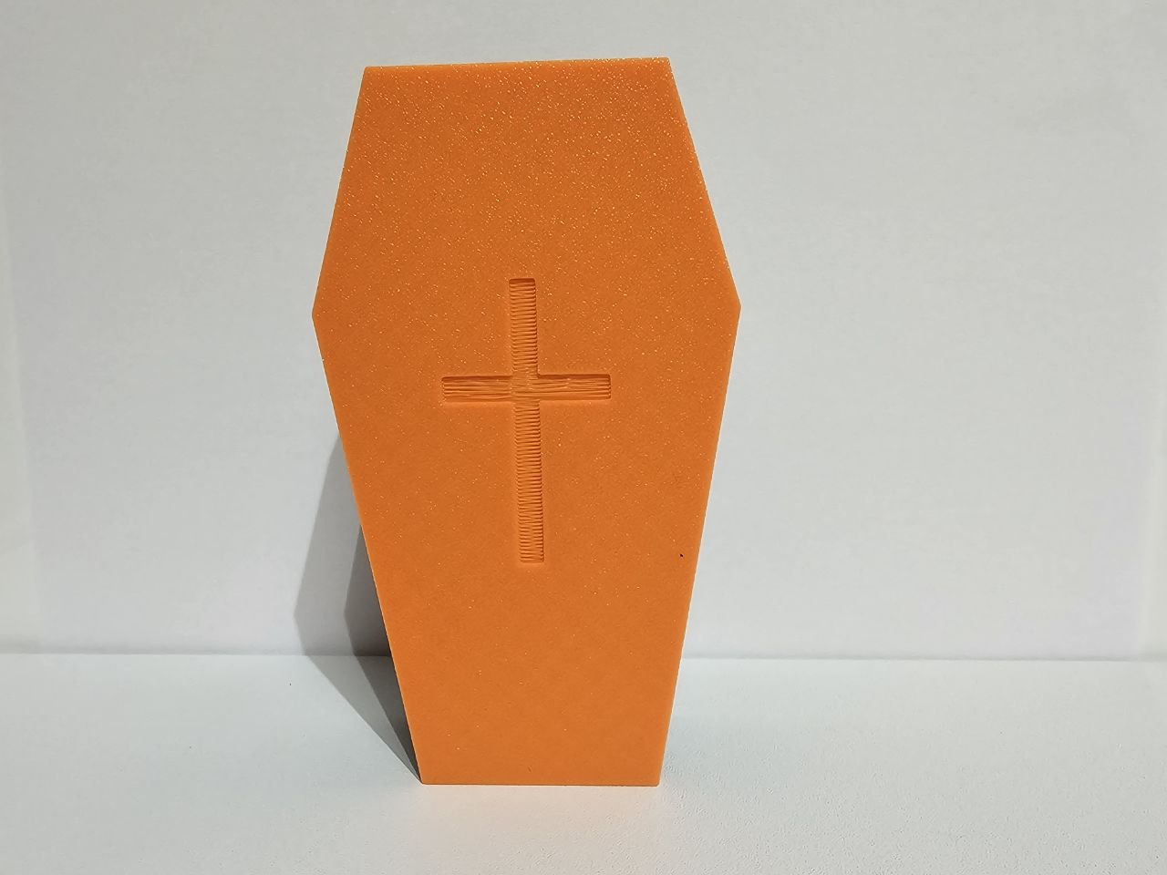 Caja ataúd con tapa que se levanta — para caramelos de Halloween